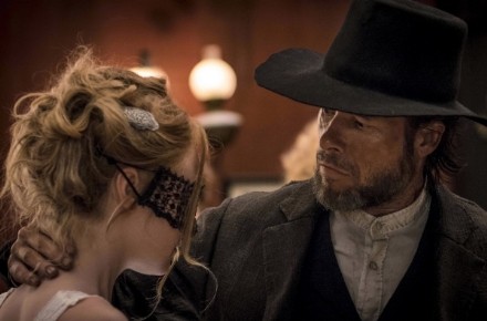 brimstone-guy-pearce-and-dakota-fanning