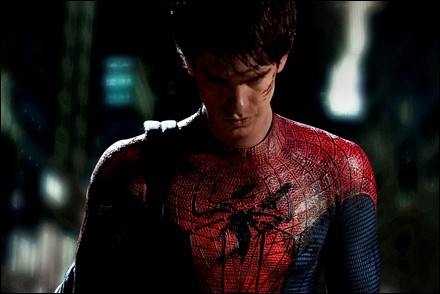 the-amazing-spider-man-peter-parker-traje-rasgado - Cineycine